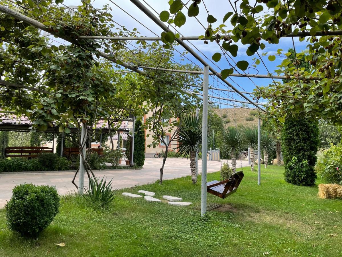 Kamar Hotel Ijevan Bagian luar foto