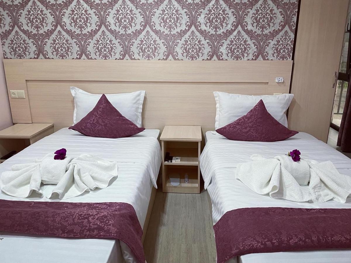 Kamar Hotel Ijevan Bagian luar foto