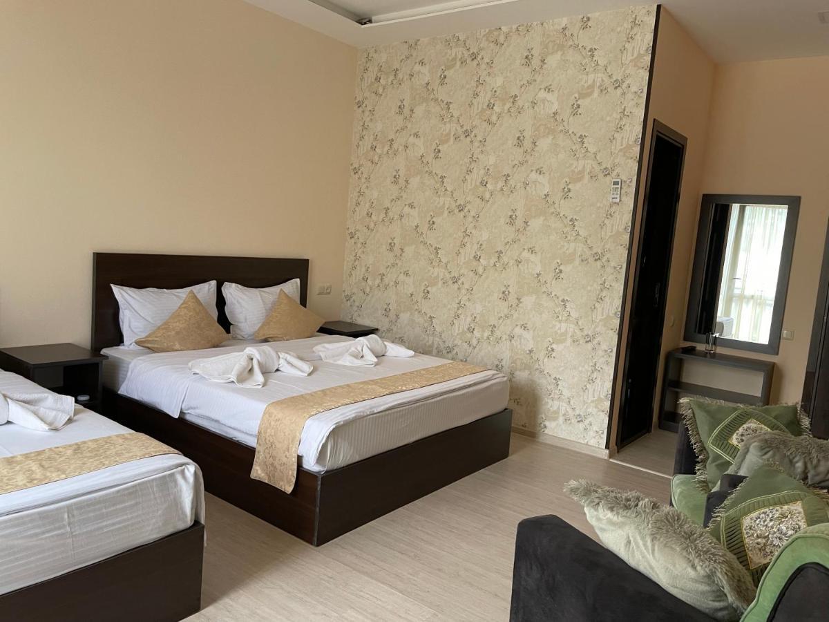 Kamar Hotel Ijevan Bagian luar foto