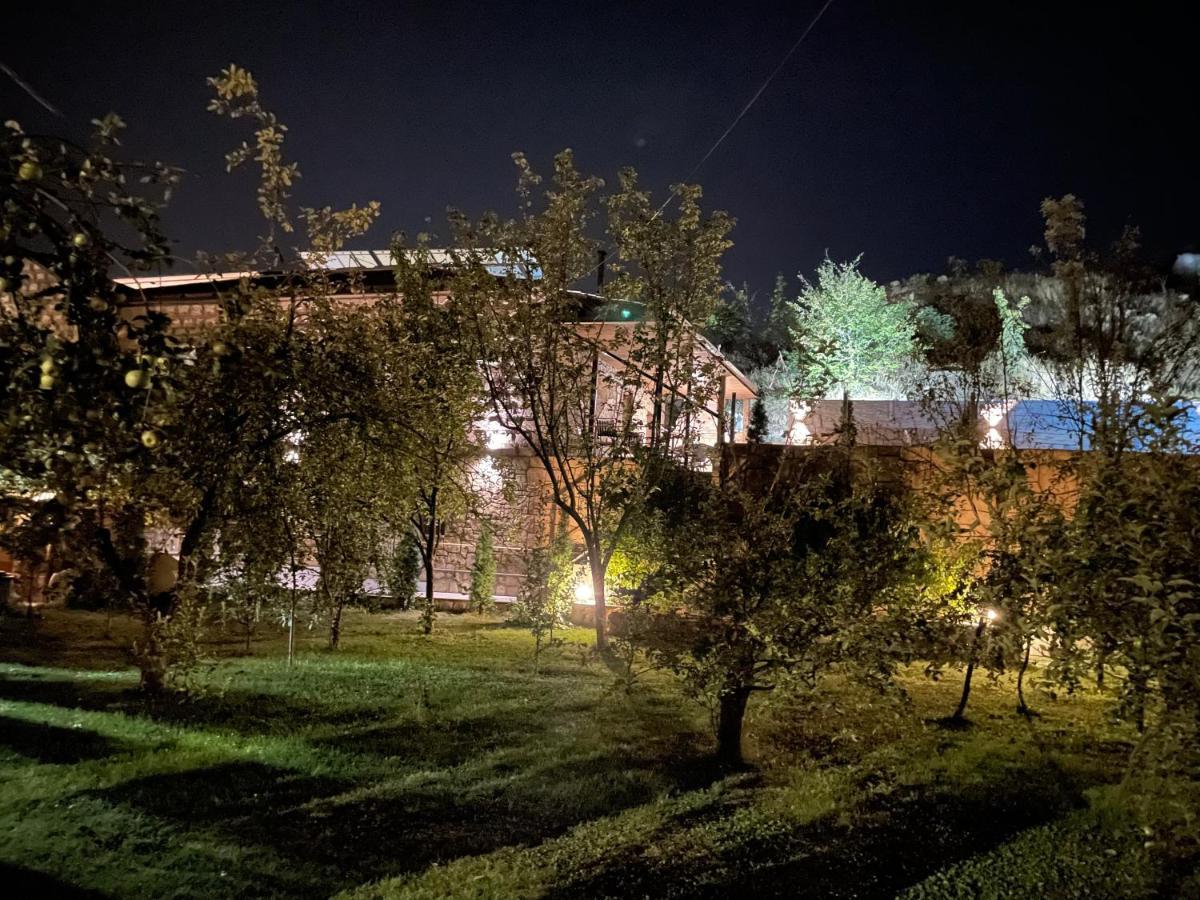 Kamar Hotel Ijevan Bagian luar foto