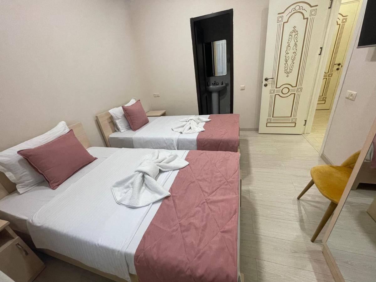 Kamar Hotel Ijevan Bagian luar foto